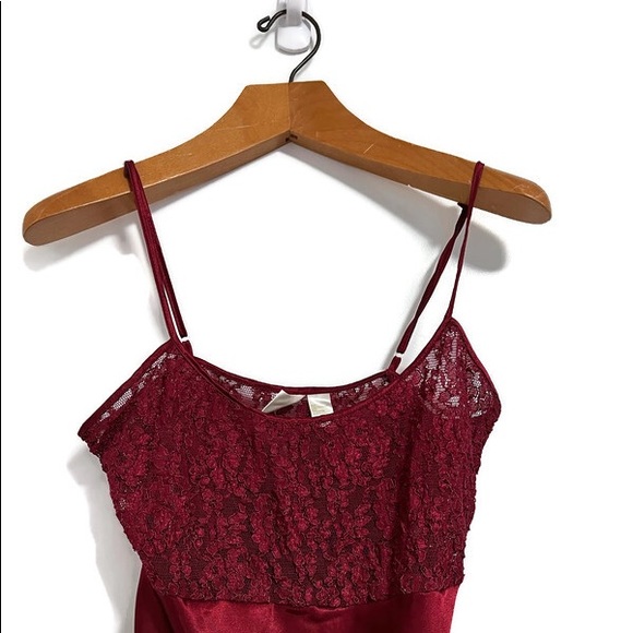 Victoria’s Secret satin chemise,red,size Medium, with stretch lace top - Picture 2 of 7